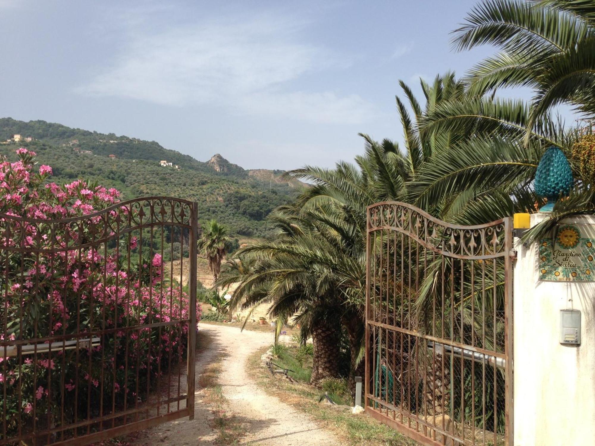 SantʼAgata di Militello Giardino Di Siciliaゲストハウス エクステリア 写真